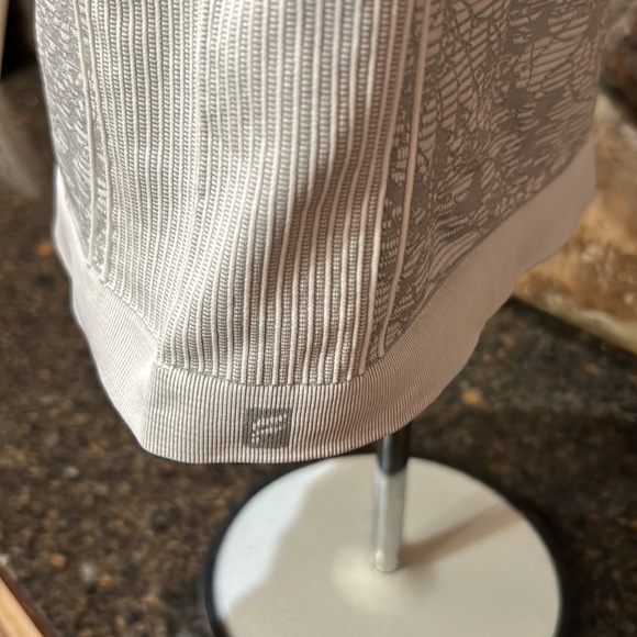 Fabletics Top! - Picture 2 of 4